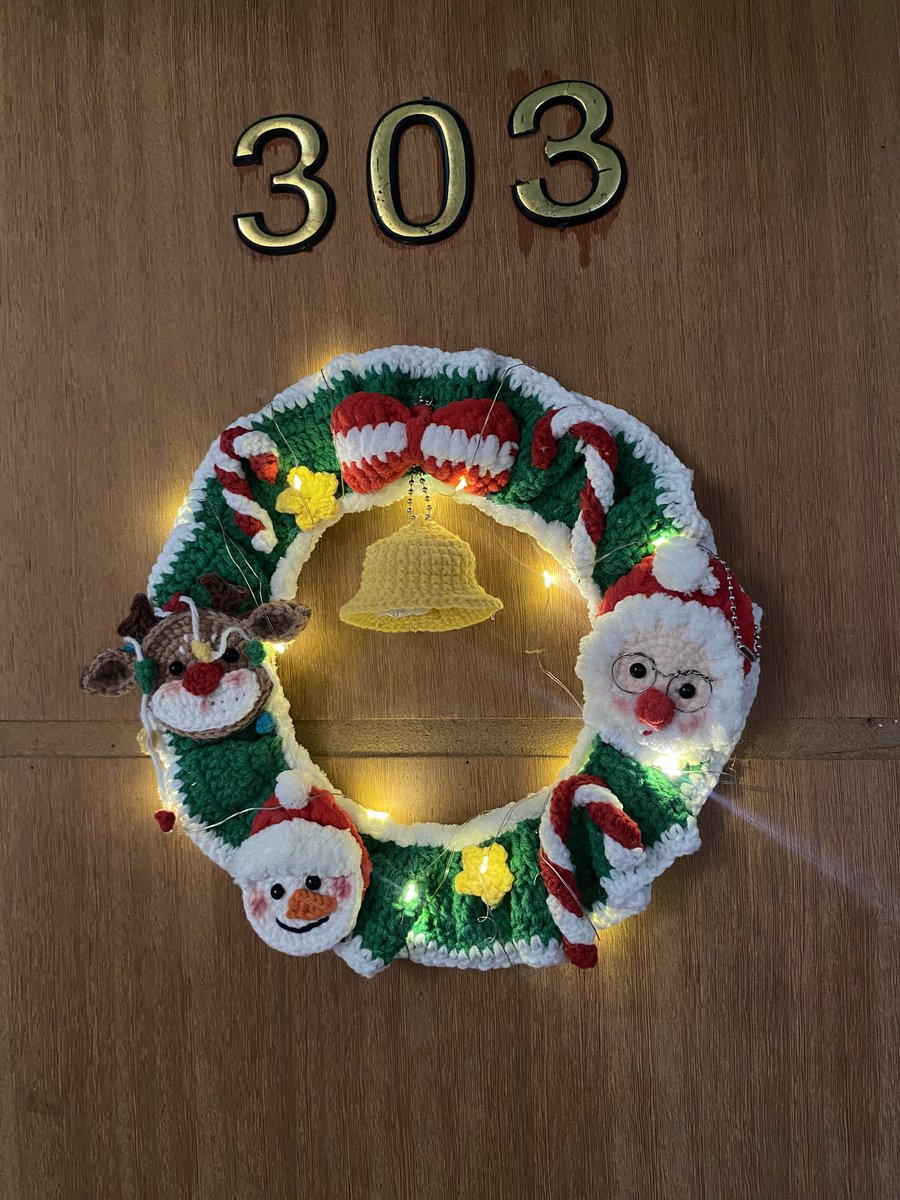 teamoseok's tweet image. resultado final da minha guirlanda