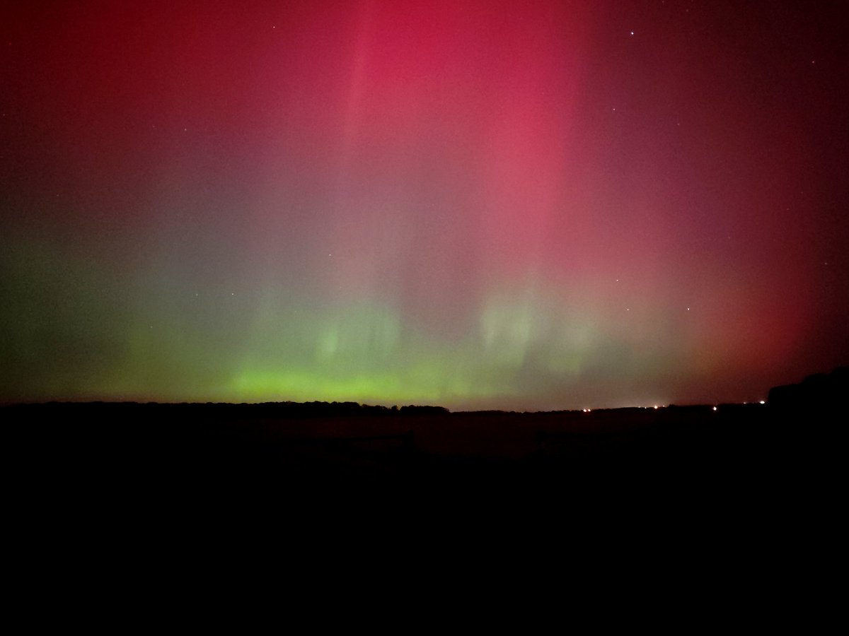 LeeHubbz's tweet image. Great thread.
I use an Honor Magic 6 Pro
Usually at:
- Shutter: 4-6&quot;
- Iso: 1200
- Manual focus: 1 stop short of infinity 

&quot;Multi&quot; is &quot;Zonal Auto focus&quot; (for those who don&apos;t have Samsung).

- EV is &quot;exposure value&quot;  try at - 1 /0, you wont need such a long shutter/high iso.