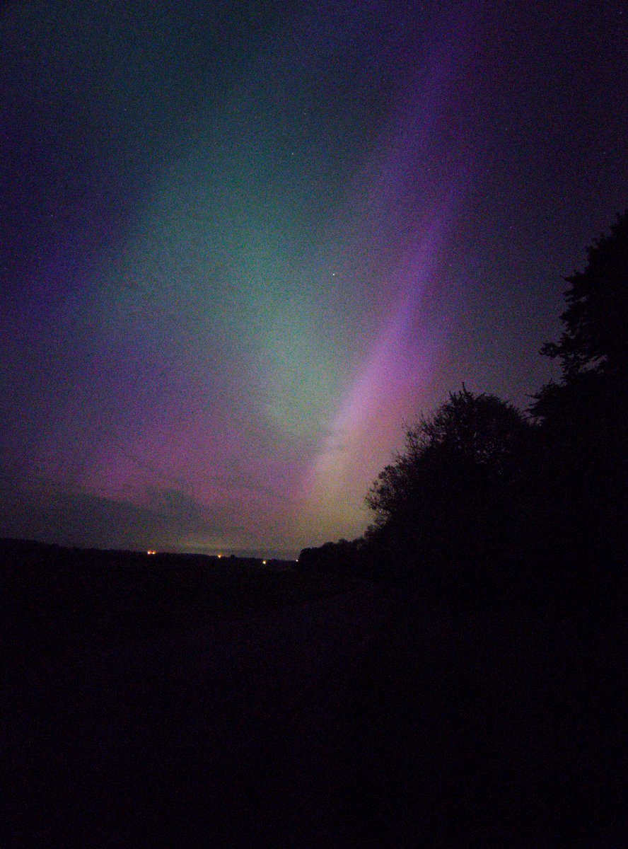 LeeHubbz's tweet image. Great thread.
I use an Honor Magic 6 Pro
Usually at:
- Shutter: 4-6&quot;
- Iso: 1200
- Manual focus: 1 stop short of infinity 

&quot;Multi&quot; is &quot;Zonal Auto focus&quot; (for those who don&apos;t have Samsung).

- EV is &quot;exposure value&quot;  try at - 1 /0, you wont need such a long shutter/high iso.