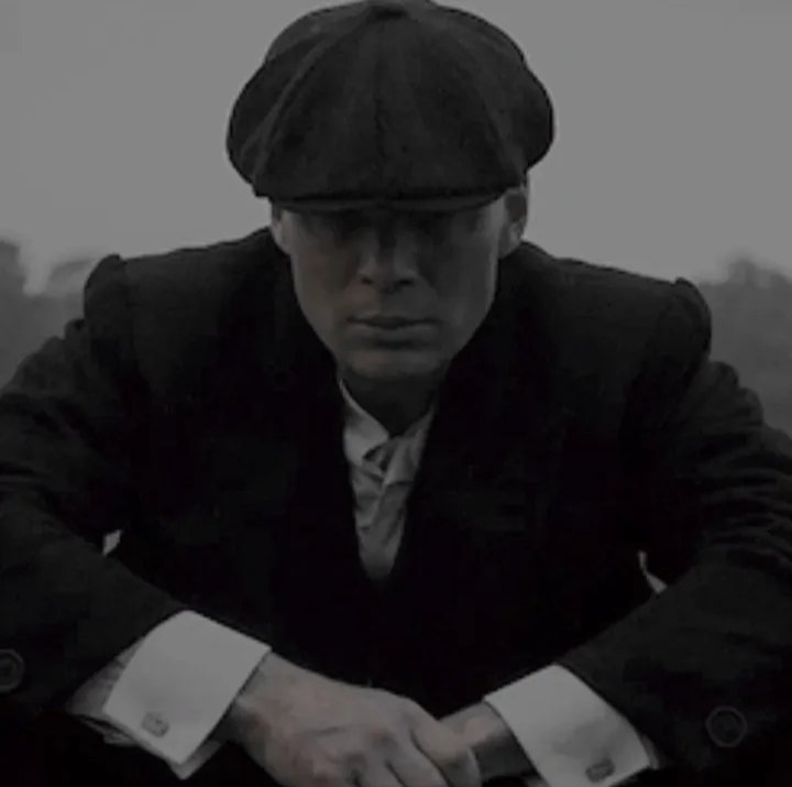 صمتٌ يُثيرُ الضجيجَ في العقول ......