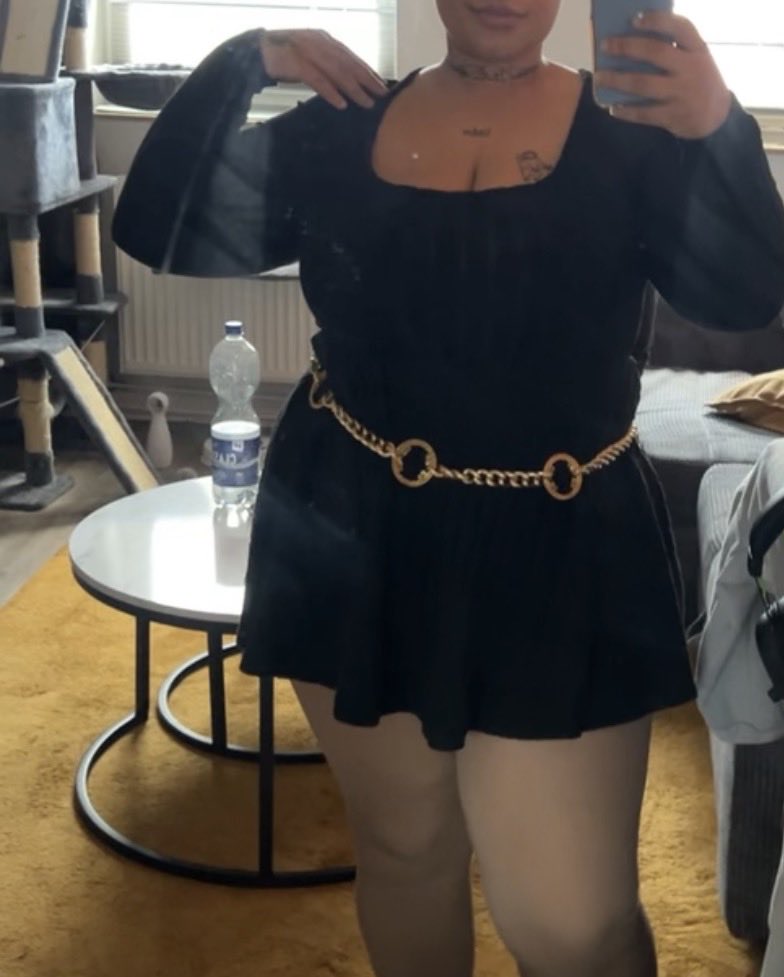 Dieser Monat ist was ganz besonderes: ich habe am 20. Geburtstag 🎂  ich verlange deshalb tägliche Sendungen, um der Göttin ebenbürtig zu Ehren👑