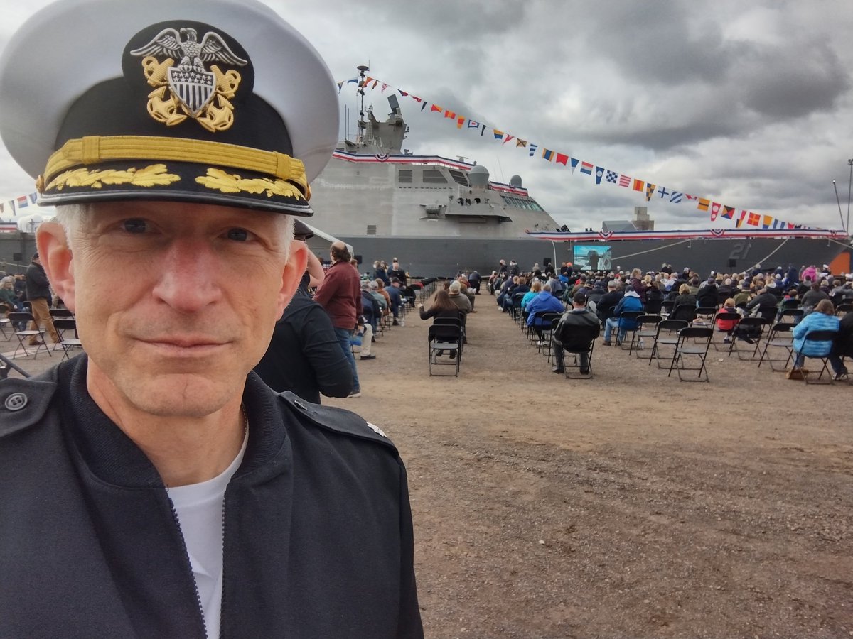 RogerForDuluth's tweet image. Thinking this Veterans Day about all those we have served, and are still serving. The United States Navy has been a defining element of my adult life.

I continue to be incredibly honored to wear the uniform and serve along so many other remarkable people.

⚓🇺🇸