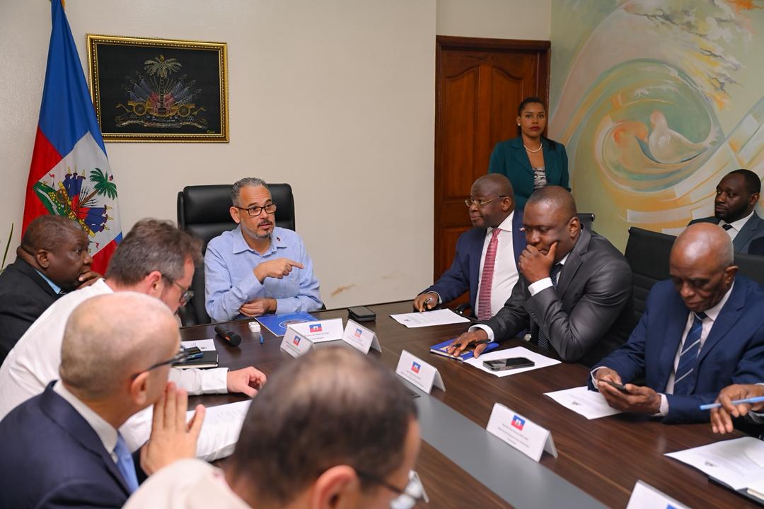 Le Représentant spécial du Secrétaire général en Haïti <a href="/CGRuizMassieu/">Carlos Ruiz Massieu</a> a participé à la rencontre organisée aujourd'hui par le Premier Ministre Alix Didier Fils-Aimé <a href="/PrimatureHT/">Primature de la République d’Haïti</a> sur les prochaines élections, en présence de <a href="/cep_haiti/">CEP HAITI</a>