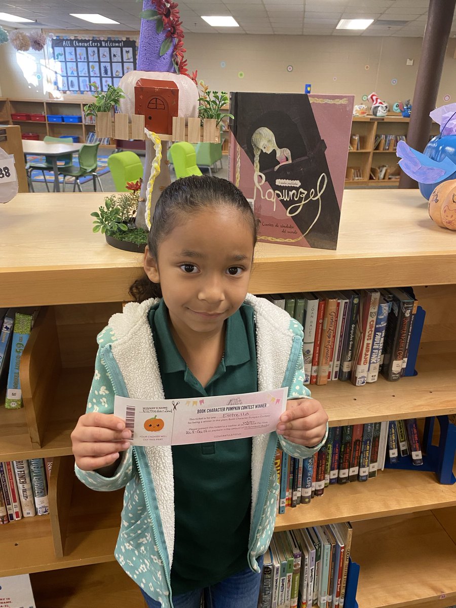 EstherRivas_3's tweet image. Last week at Keyes Elementary we wrapped up the library book character pumpkin contest! Here are some of our winners with their pumpkins. We had such a great turn out this year. Thank you to everyone who participated! 🎃📚🏆