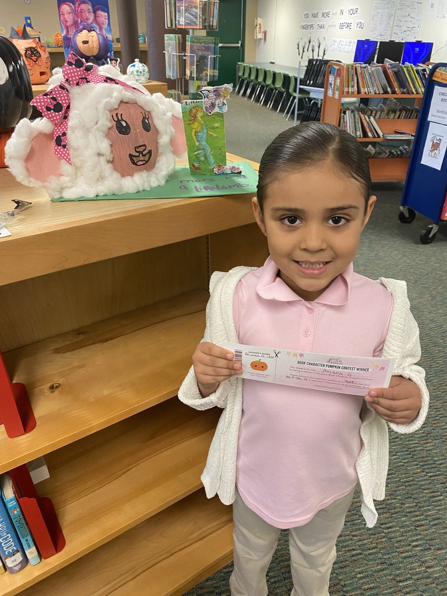 EstherRivas_3's tweet image. Last week at Keyes Elementary we wrapped up the library book character pumpkin contest! Here are some of our winners with their pumpkins. We had such a great turn out this year. Thank you to everyone who participated! 🎃📚🏆