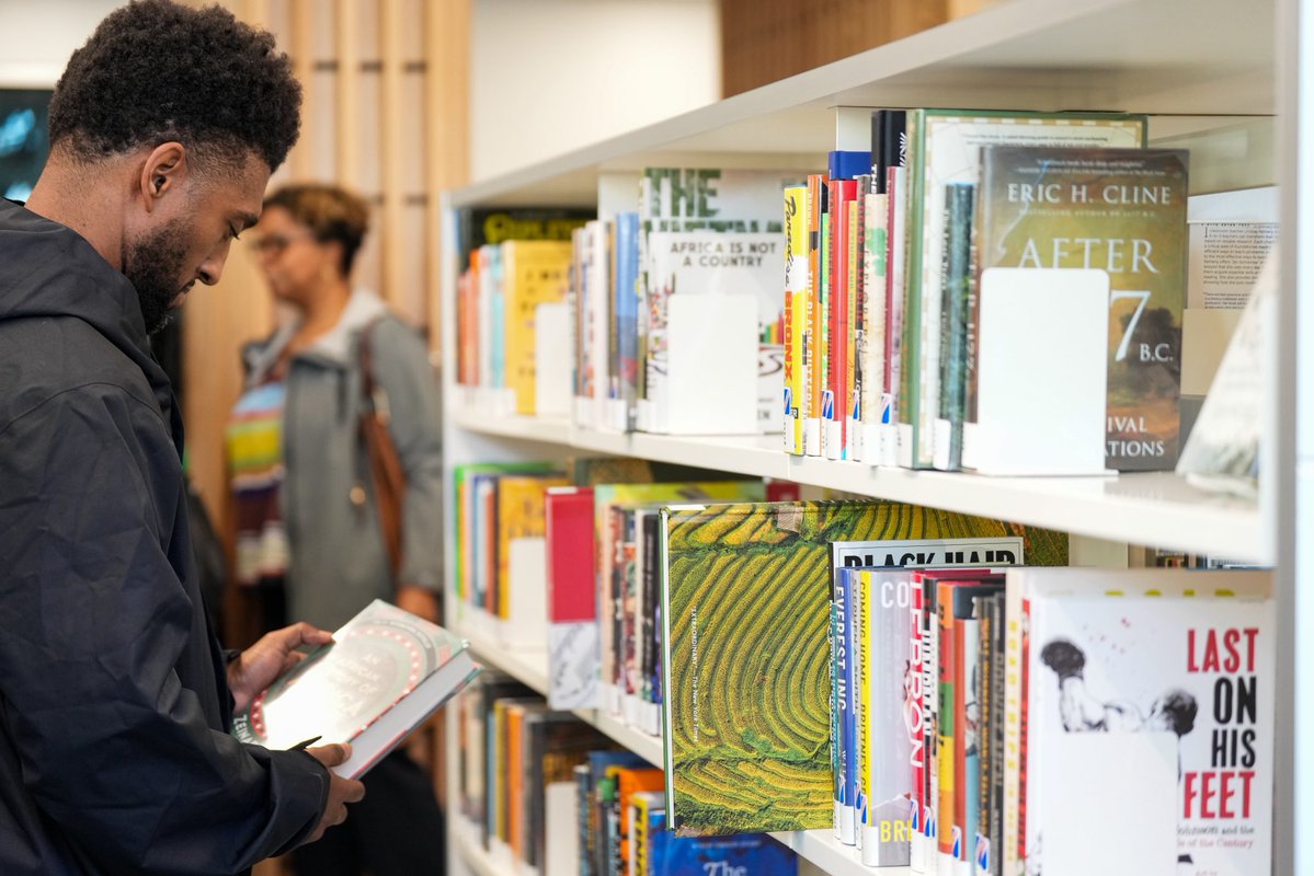 MayorBMScott's tweet image. What was once 42 vacant lots is now home to the first new @prattlibrary branch in 15 years AND 109 new mixed-income homes in Johnston Square.