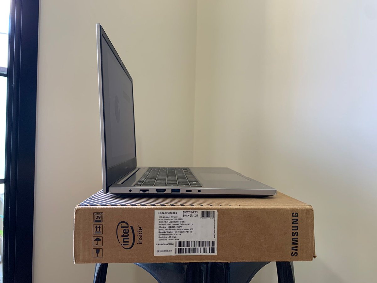 luizindio97's tweet photo. família, vendendo meu notebook de guerra
 (samsung book x45 – i5, 16gb RAM, SSD 1.2tb e placa dedicada MX110)
me acompanhou na arquitetura e design gráfico

to passando ele por R$ 2.200 à vista, entrega em mãos em campinas city https://t.co/um0836JLkl