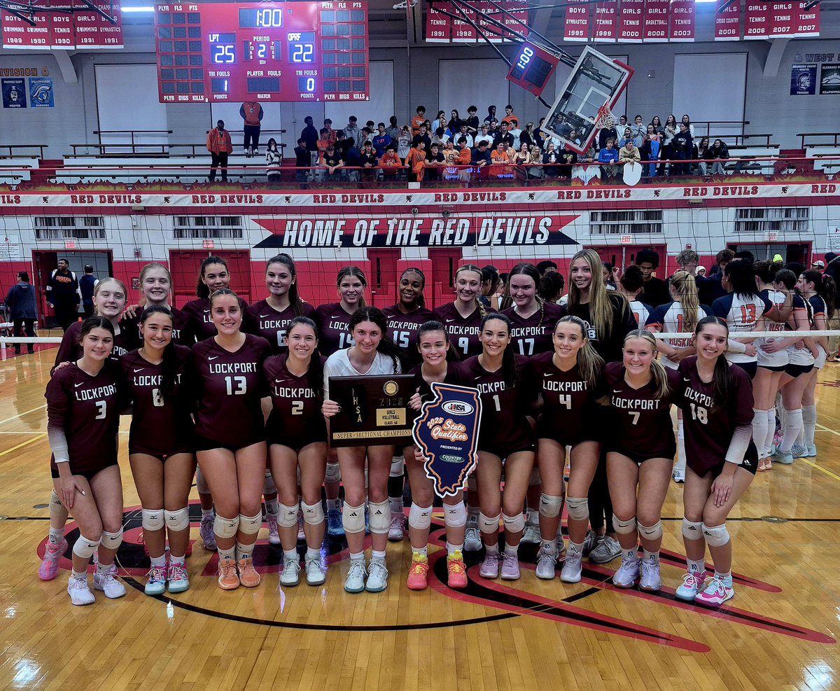 Rgw114G's tweet image. Didn&apos;t get to post last night. Congrats to @LTHS_Volleyball on d. OPRF 27-25, 25-22 at the Class 4A Hinsdale Central Supersectional!! Bridget Ferriter (11K), @hutsyn81305 (9K-winner), @natiebobo (17A) &amp;amp; @ConsignyEmma (14D) for Lock (33-7). Emmi Bozarth (10K, 10D) for  OPRF (26-8)