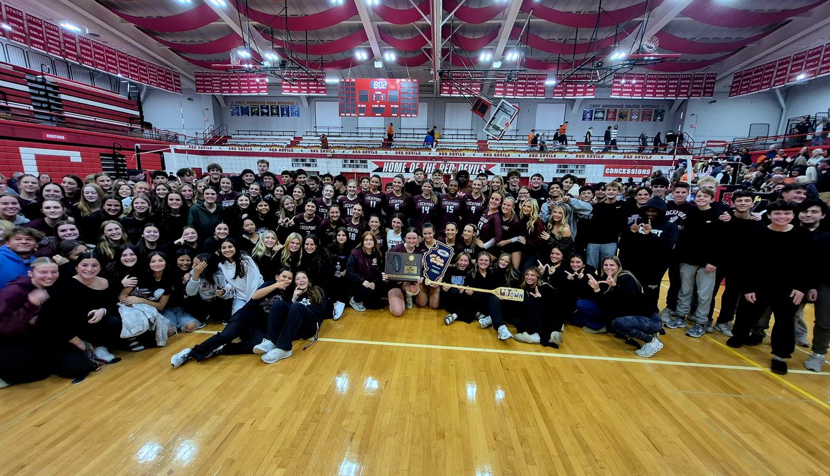 Rgw114G's tweet image. Didn&apos;t get to post last night. Congrats to @LTHS_Volleyball on d. OPRF 27-25, 25-22 at the Class 4A Hinsdale Central Supersectional!! Bridget Ferriter (11K), @hutsyn81305 (9K-winner), @natiebobo (17A) &amp;amp; @ConsignyEmma (14D) for Lock (33-7). Emmi Bozarth (10K, 10D) for  OPRF (26-8)