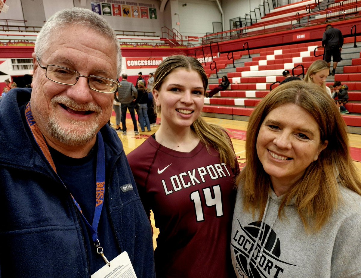 Rgw114G's tweet image. Didn&apos;t get to post last night. Congrats to @LTHS_Volleyball on d. OPRF 27-25, 25-22 at the Class 4A Hinsdale Central Supersectional!! Bridget Ferriter (11K), @hutsyn81305 (9K-winner), @natiebobo (17A) &amp;amp; @ConsignyEmma (14D) for Lock (33-7). Emmi Bozarth (10K, 10D) for  OPRF (26-8)