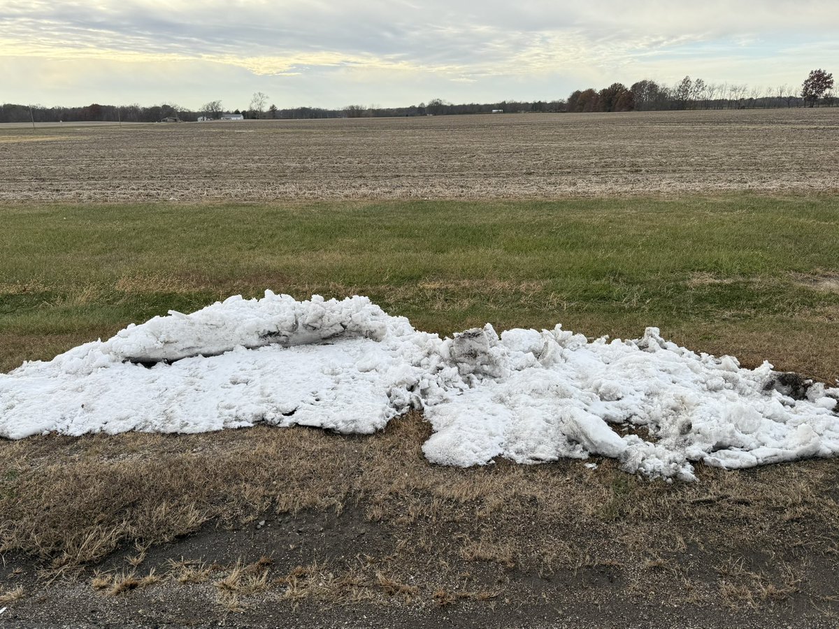 High 39 low 20
This morning with first non impressive Snirt Pile after 1.5 snowfall in west central Indiana <a href="/SeanAshWX/">Sean Ash</a>