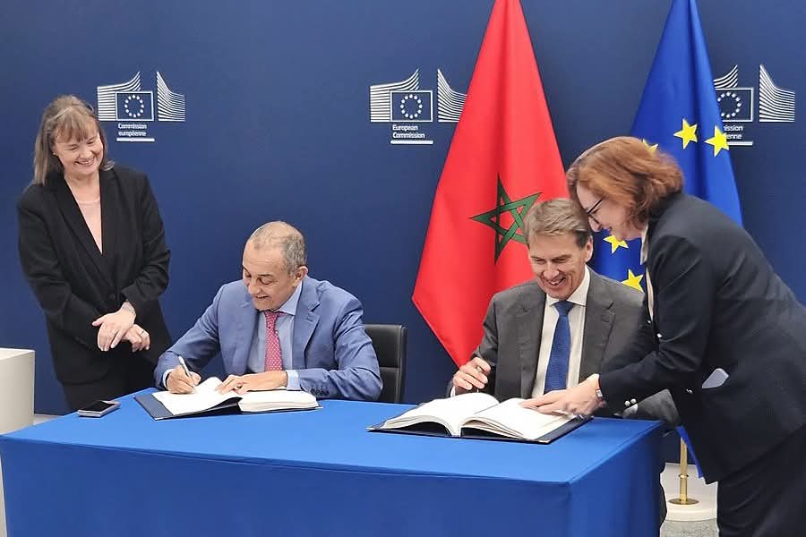 أقرت المفوضية الأوروبية مقترح لبدء مفاوضات حول اتفاقية صيد جديدة بين الاتحاد الأوروبي والمغرب، وفقا لما أعلنه يوم الثلاثاء المفوض الأوروبي للصيد، كوستاس كاديس، أمام البرلمان الإسباني.
#ولا_غالب_الى_الله