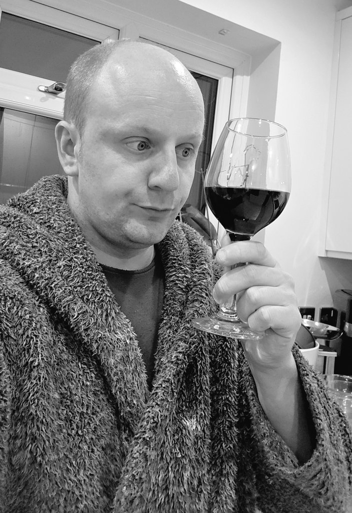 BillyBoi100's tweet image. Just a small glass before what will be an abundance of drinking on holiday come Thursday!

#HolidayTime #TimeToRelax