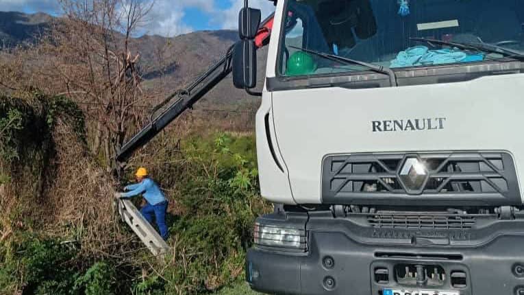 🔊 Las labores de recuperación de nuestros servicios 📲☎️ afectados por el huracán #Melissa 🌀 continúan avanzando en el oriente cubano. 
#EtecsaConCuba 🇨🇺