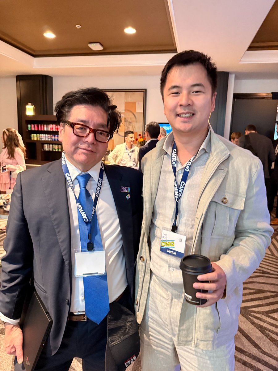 RudyRong3's tweet image. Discussing @MemeCore_ORG DAT with the biggest #Ethereum Maxi DAT owner, Tom Lee @fundstrat  V神的奶爸。@cantorfitzgerld #cantorcrypto