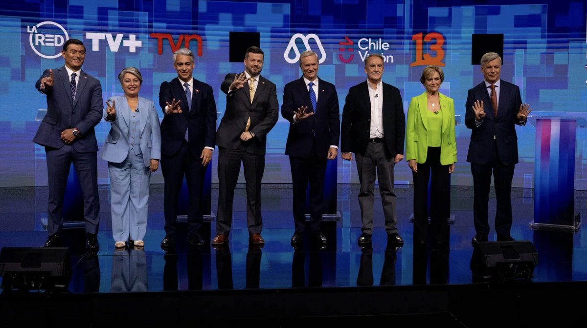 🇨🇱 #Chile: claves del último debate presidencial

A seis días de la elección presidencial del 16 de noviembre, los ocho candidatos presidenciales presentaron sus principales propuestas en una elección marcada por la inseguridad, la migración y las políticas sociales.

- Según las