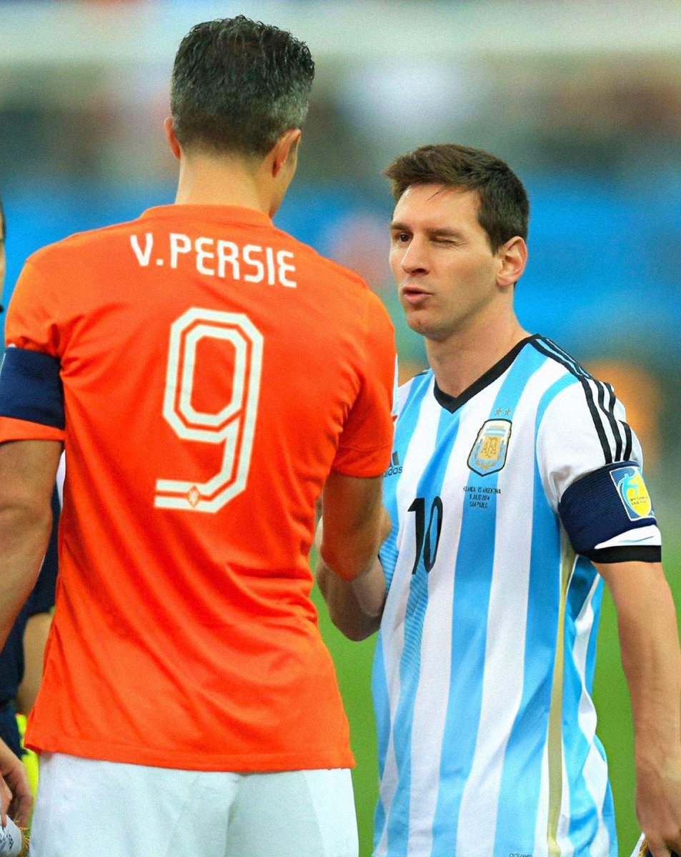 "تحققت عدالة كرة القدم حين فاز ميسي بكأس العالم."

🚨🚨🚨🚨🚨🚨🗣️ روبن فان بيرسي 🇳🇱 :

"تحققت عدالة كرة القدم بفوز ميسي بكأس العالم، فلو لم يحققها لبقيت الحلقة المفقودة في حقبته الاستثنائية. ميسي لعب من أجل هدف واحد فقط، هو كأس العالم، وقد صرّح بذلك أكثر من مرة.

تمكن من تحقيقه،