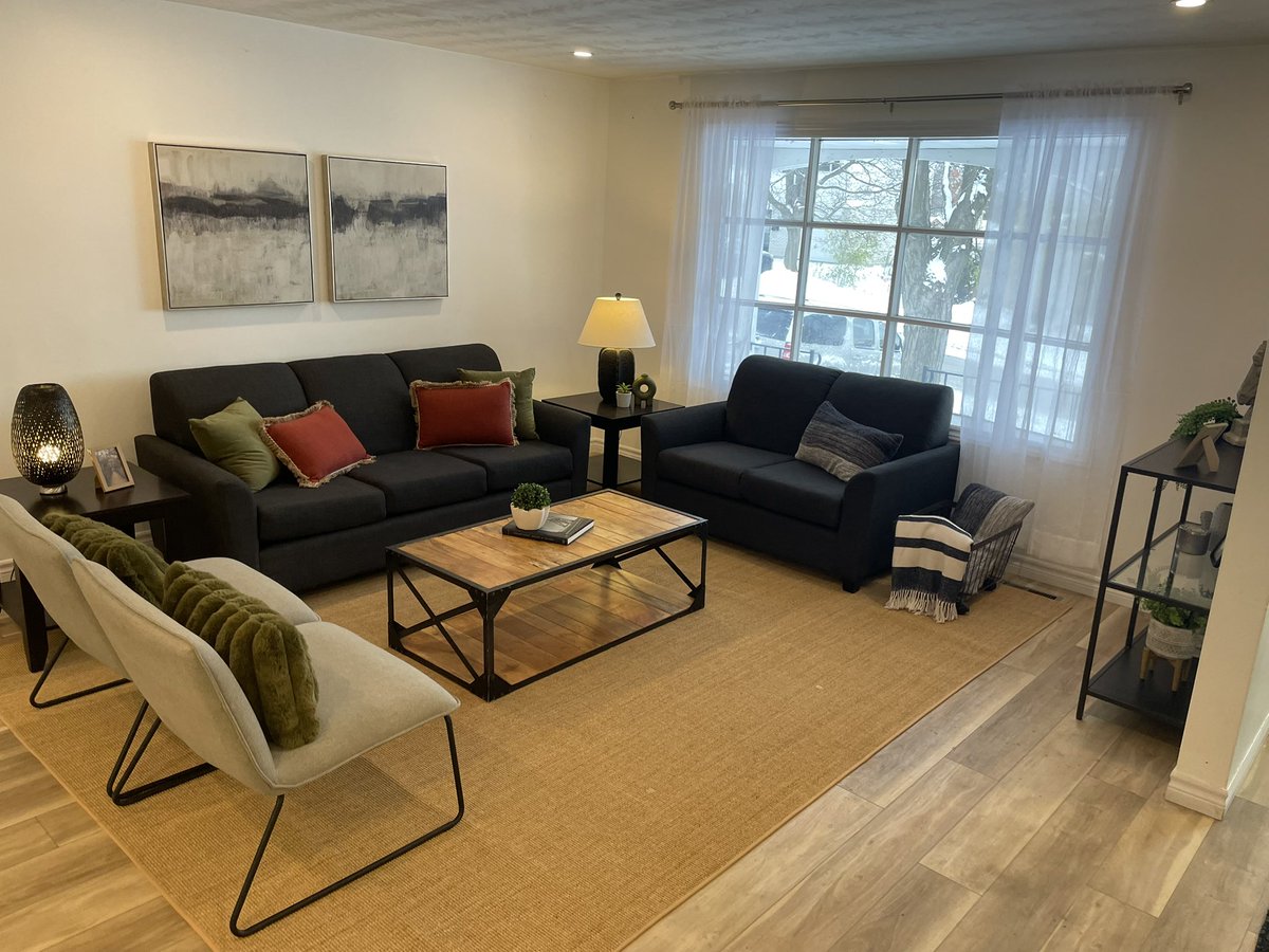 mattfunkk's tweet image. Putting my duplex on the market. Terrible timing. But it’s vacant. Figured why not. I want to build/major reno instead, more exciting. Did that to this place years ago. Made a good profit. If the market didn’t pop up so high and then drop it wouldn’t feel so bad.If it Was just…