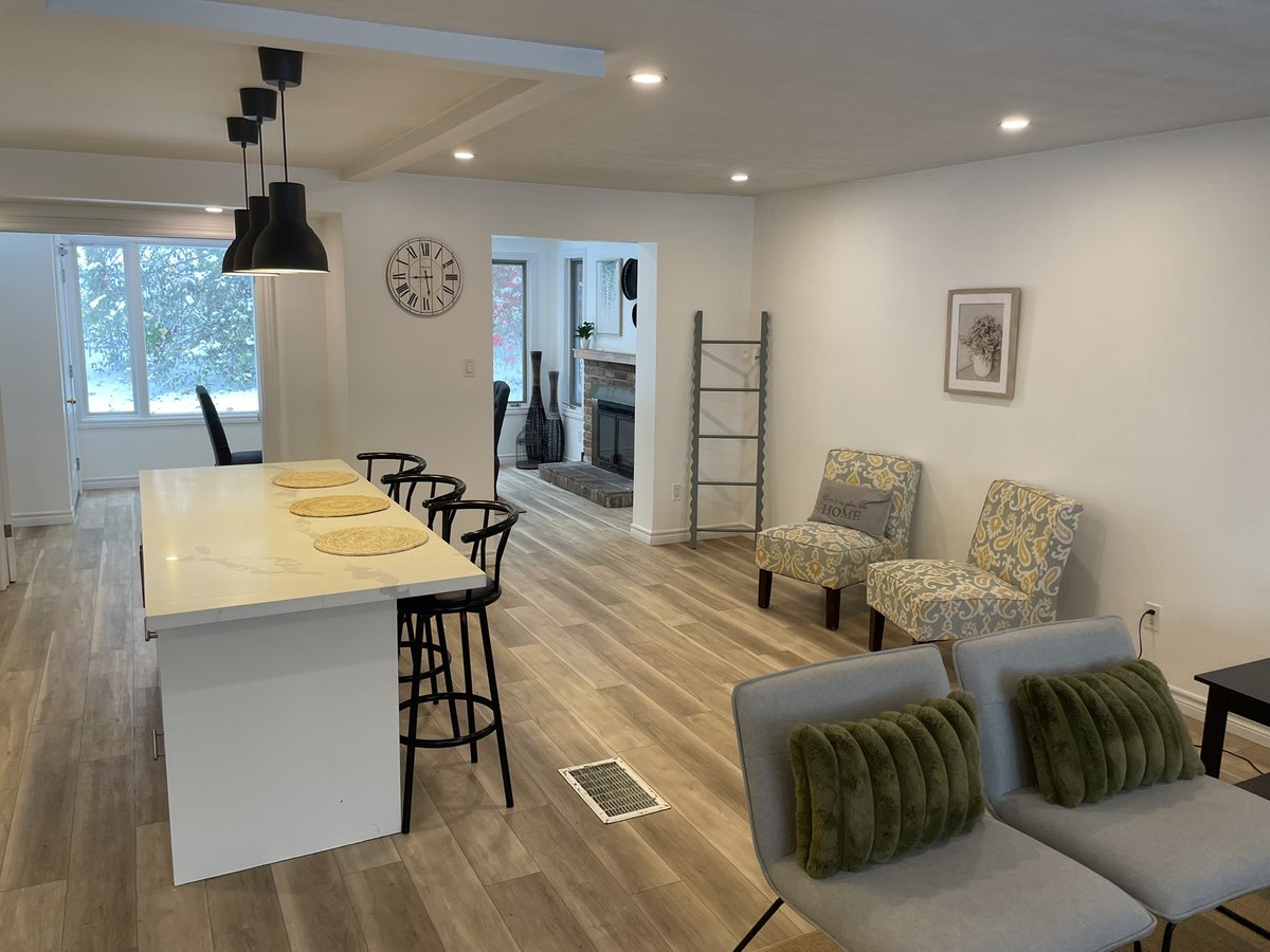 mattfunkk's tweet image. Putting my duplex on the market. Terrible timing. But it’s vacant. Figured why not. I want to build/major reno instead, more exciting. Did that to this place years ago. Made a good profit. If the market didn’t pop up so high and then drop it wouldn’t feel so bad.If it Was just…