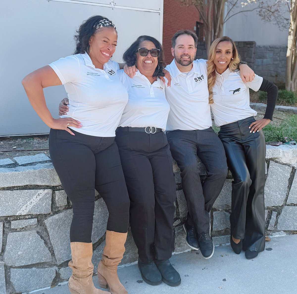 fhenderson1908's tweet image. In this month of being grateful, I’m especially thankful to do this work with such an amazing CANDI team! Always pushing for excellence and increasing student achievement at Sutton! Dream team in action!! 💫💛🖤#Gratitude #SquadGoals #SuttonStrong @SuttonCougars @MerriweatherEDU