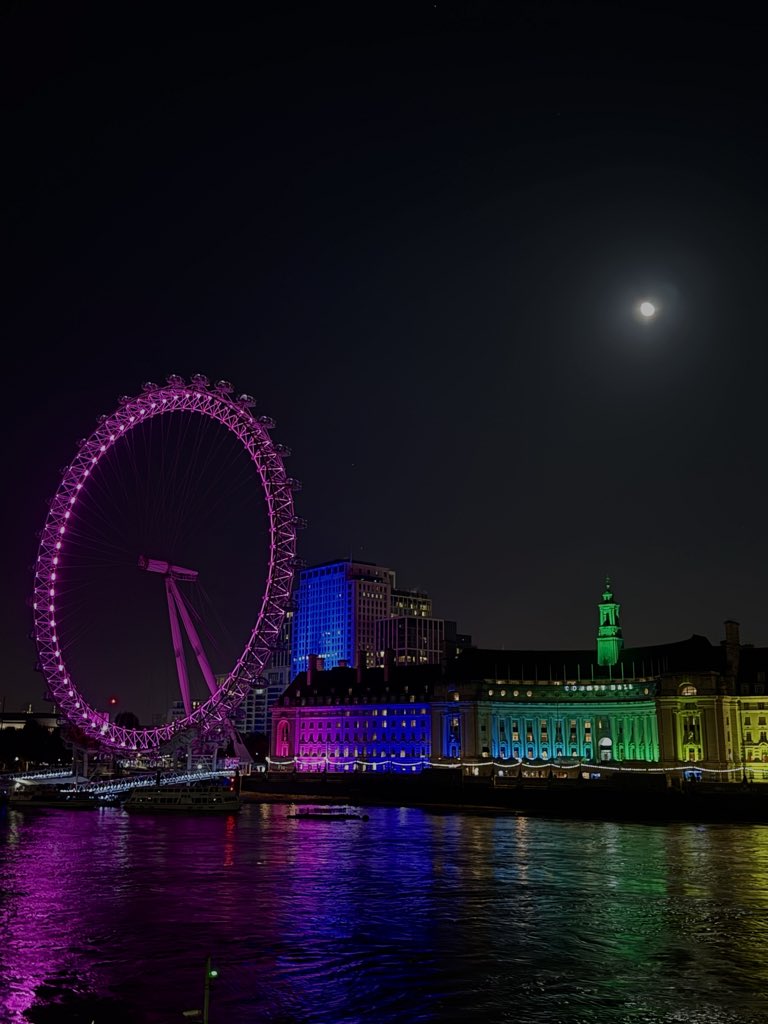 kahveoz61's tweet image. Londres de nuit, c’est magnifique !!!
