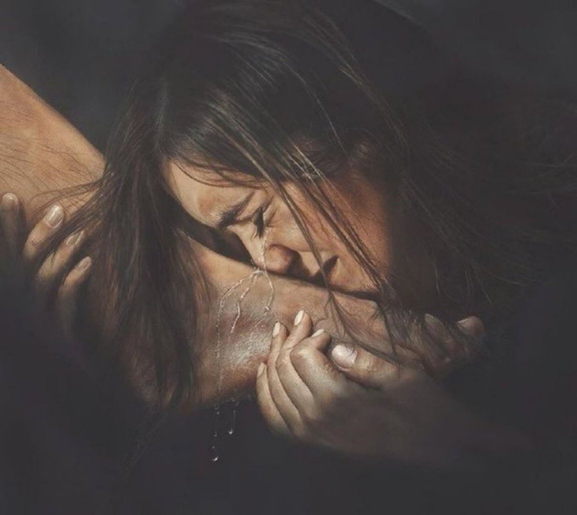 Eres fuerte, valiente y capaz de superar esto. Nos importas a muchos.

Pedir ayuda es un signo de valentía, no de debilidad. Comparte como te sientes, busca apoyo. Hay mucha gente dispuesta a escucharte.

Eres una persona increíble. No estás obligado a cargar con esto solo.