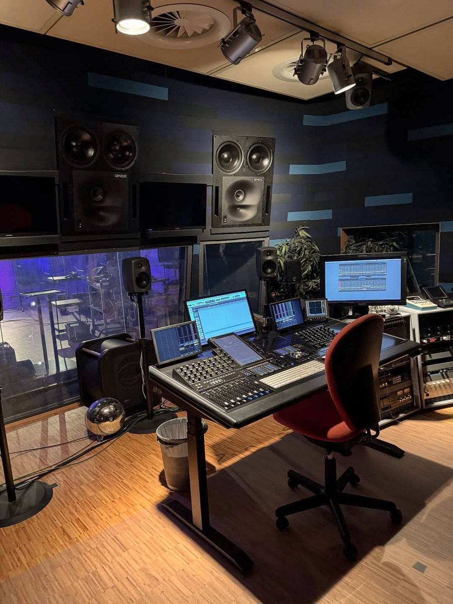 AvidProTools's tweet image. 📍 Medienhaus Mainz
📷 Huff Al
▶️ avid.co/oe5o50WF50a
 
#eucon #mix #controlsurface #studiolife #musicproduction #daw #avidprotools #protools #avid #avidcreator
