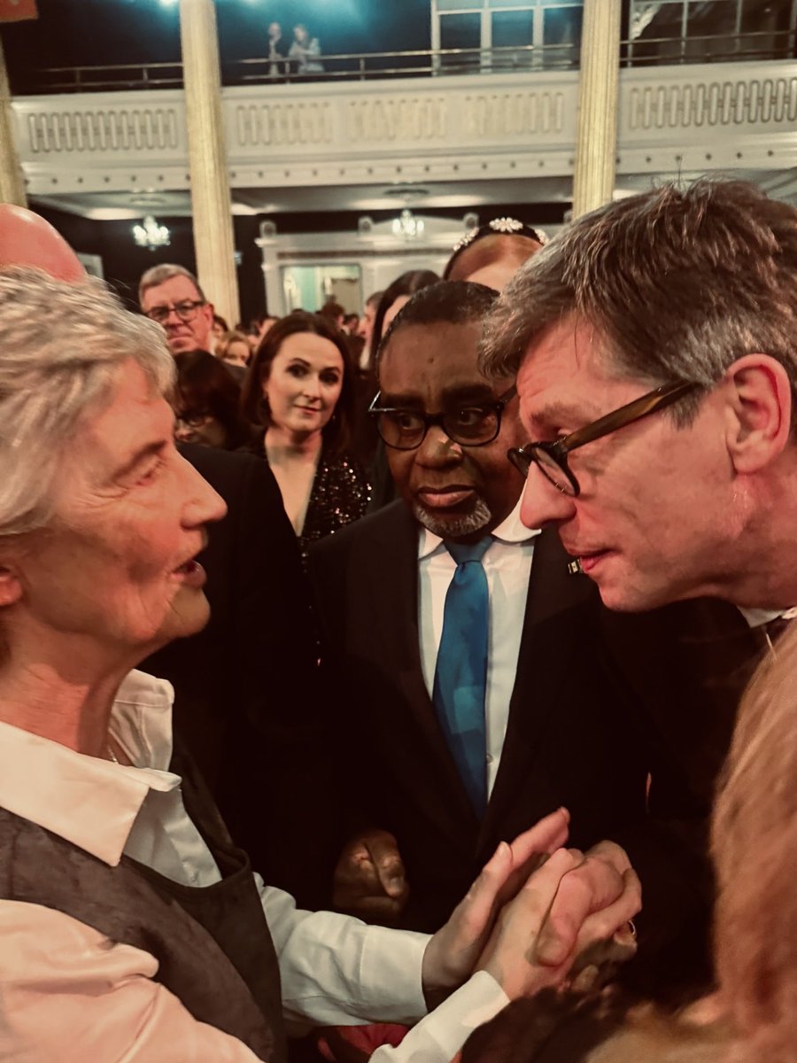 BEinIreland's tweet photo. Ambassador Nicolas Nihon offers his warm congratulations to the new President of Ireland Catherine Connolly and greets Tánaiste Foreign Minister Simon Harris in Dublin Castle @MonarchieBe @prevotmaxime @BelgiumMFA https://t.co/M62sQMTcwc