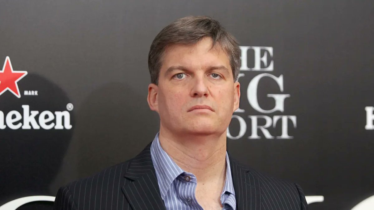 traderseinvermx's tweet image. 🚨🚨Michael #Burry (The Big Short) acusa a grandes empresas de #IA de #inflar ganancias usando contabilidad agresiva. Afirma que los “hiperescaladores” están extendiendo artificialmente la vida útil de chips y servidores para reducir depreciación y mostrar utilidades mayores.
