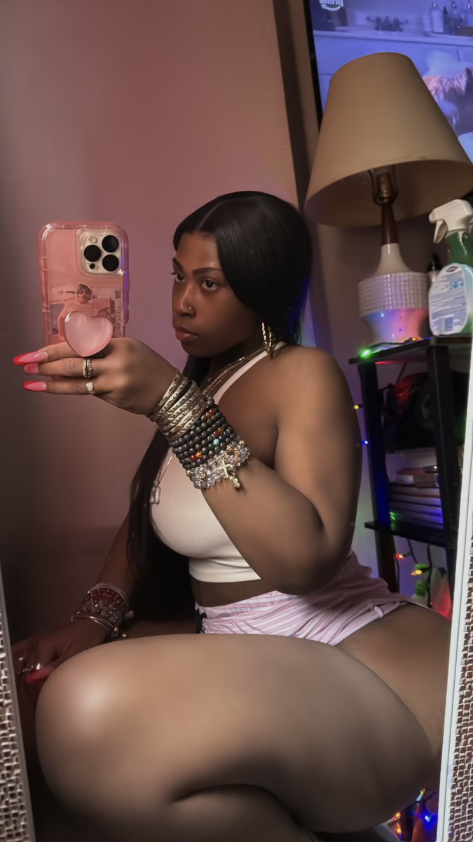 𝓘𝓶𝓪𝓷𝓲 ‹𝟹 ✶ ✰ ღ ;༊ (@thiickpurp) on Twitter photo 