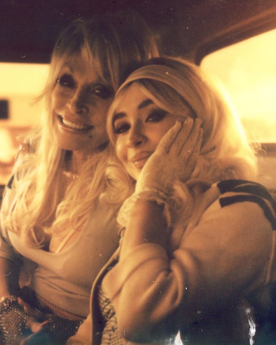 imprfctemails's tweet image. watching sabrina get literally everything she’s wanted for so long will never fail to make me cry. she deserves all of it.