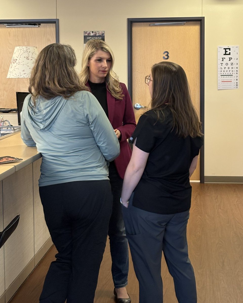 stridechc's tweet image. Thank you, Rep. Brittany Pettersen, for taking the time to visit our clinic today. We appreciate your time listening to our providers and learning about the challenges our patients and families face everyday. 💙
. 
#STRIDECHC #CommunithHealth #Colorado