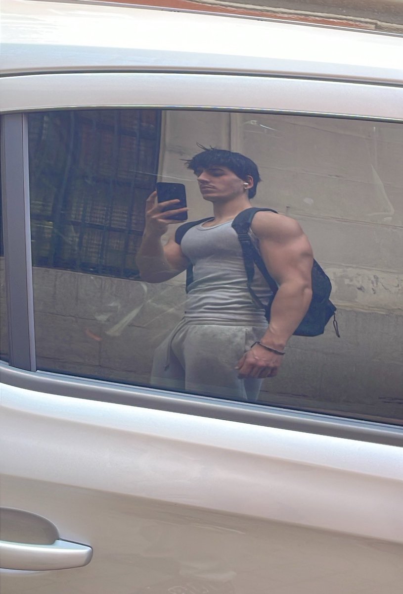 pablofernandxz's tweet image. sexo, violencia y llantas