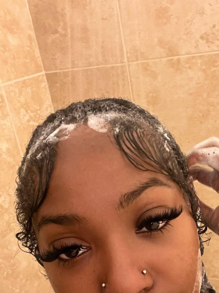 Realizing how pretty I was mid shower 🫧🫧🫧