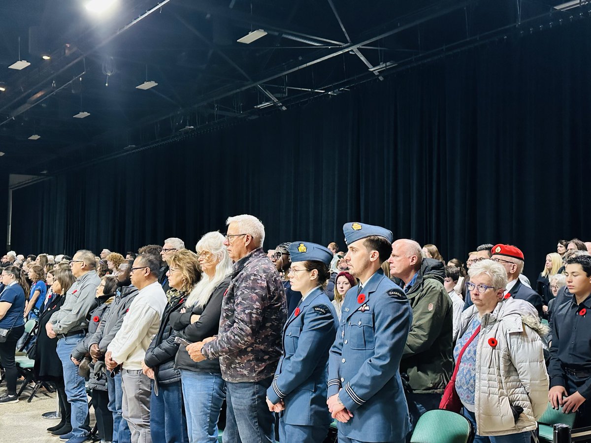 DolyTedder's tweet photo. Today, we pause to remember.
On this Remembrance Day, we honour the courage, sacrifice, and service of those who gave everything for peace and freedom. May we never forget their legacy and always strive for a world built on understanding, compassion, and hope. 🌺

Lest we forget. https://t.co/1UzZ1hLwHK