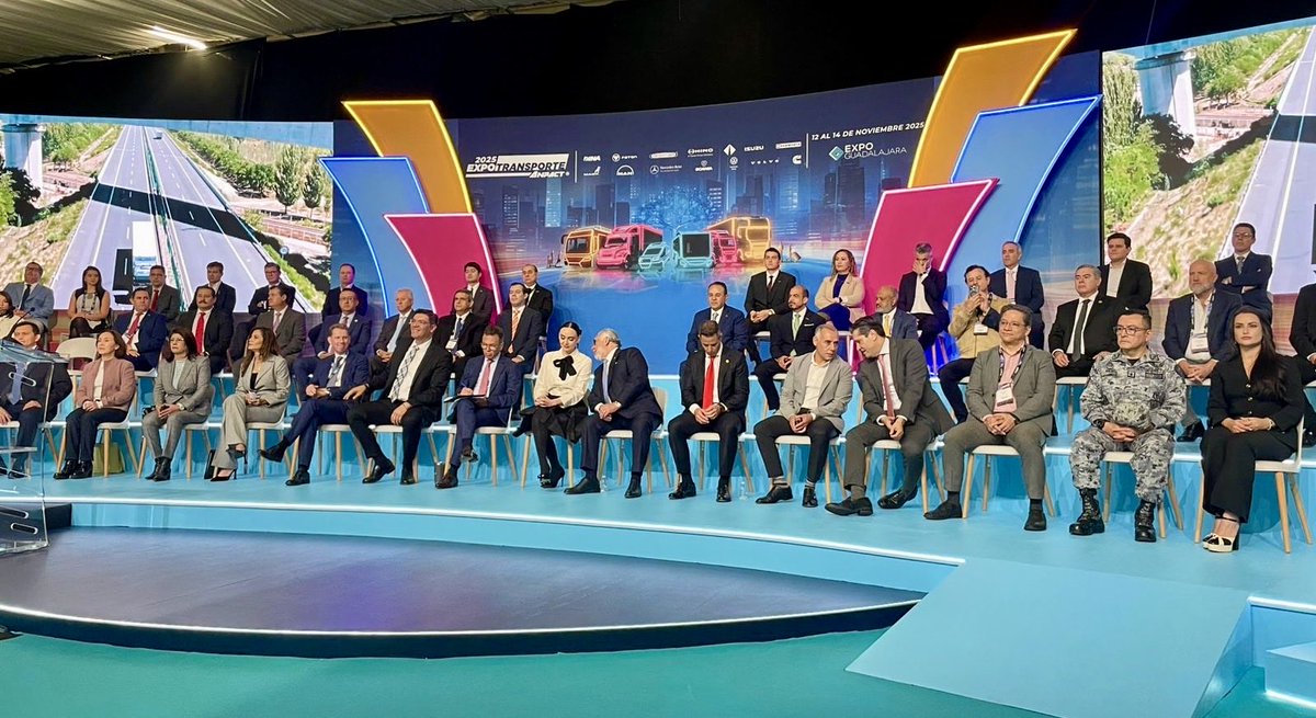 Que gusto encontrarme con  Diego Bolio y Manuel Sanchez Benavides y a todos los amigos de CONATRAM <a href="/conatramjalisco/">Conatram Jalisco</a> en la inauguración de la <a href="/Expotransporte1/">Expo Transporte ANPACT</a>, con quienes trabajamos en conjunto para atender los retos del sector #AlEstiloJalisco #ExpoTransporte2025