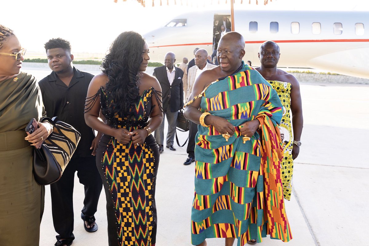 A Historic Moment! 
The Asantehene, Otumfuo Osei Tutu II, has officially arrived in Barbados marking a monumental chapter in the shared history between Africa and the Caribbean. @gubaawards #ReclaimingOurAtlanticDestiny #gubainbarbados 

@jotphotography #pictures
@graceluxstyling