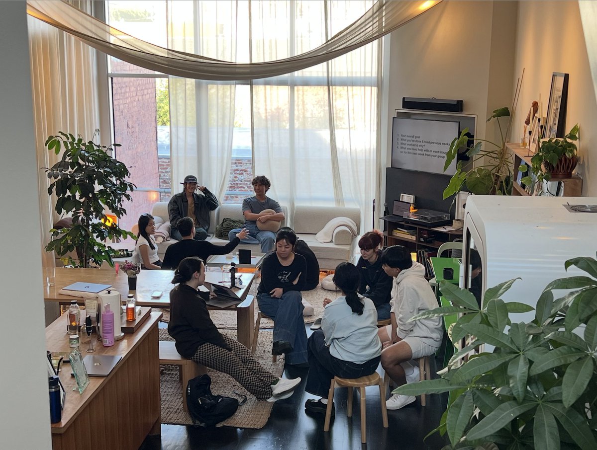kelliscatalog's tweet photo. At SLAM, we run 10-week programs called SPRINTS in our space in SF.

It gives you a chance to go all-in on your work, in-person, with people from around the world. https://t.co/aVeAJ1mog0