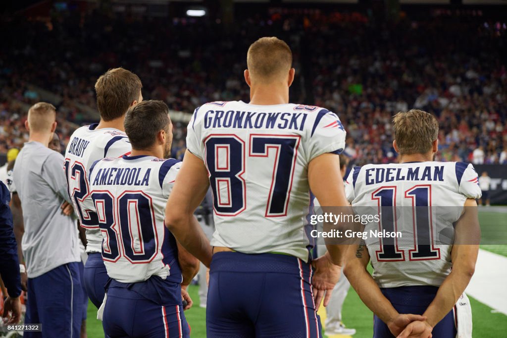 day 294 of me posting pictures of <a href="/TomBrady/">Tom Brady</a> and <a href="/Edelman11/">Julian Edelman</a> until he joins us on <a href="/gameswithnames/">Games with Names</a>