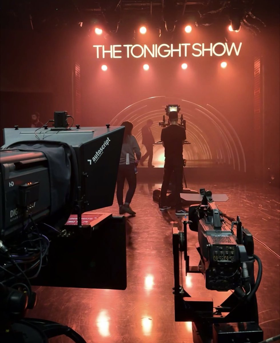 boracitybrc's tweet image. The Tonight show photographer Todd Young on IG talking about #Jungkook and his capturing the photos for his Standing Next to You Performance 2 years ago. 

🔗instagram.com/p/DQ7kxCmErJQ/…