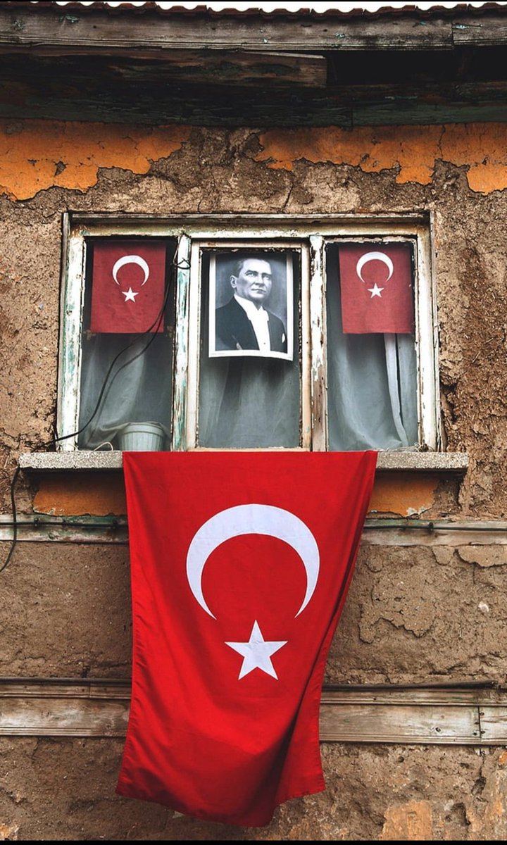 BU GECE 20 YUVAYA, 20 AİLENİN EVİNE ATEŞ DÜŞTÜ. 
20 SAYISINI YAZMAK KOLAY AMA 20 AİLENİN FERYADINI HİSSETMEK, ŞAHİT OLMAK EN ZORU… 
KİMİSİ YETİM KALDI, KİMİSİNİN EVİ DİREKSİZ KALDI, 
KİMİSİNİN YÜREĞİNDE EVLAT ACISI…
20 ŞEHİDİMİZİN MEKANI CENNET OLSUN 🇹🇷