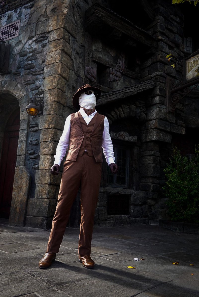 tinybearhands's tweet image. gathering nuts in may, on a cold and frosty morning 📸 #epicuniverse