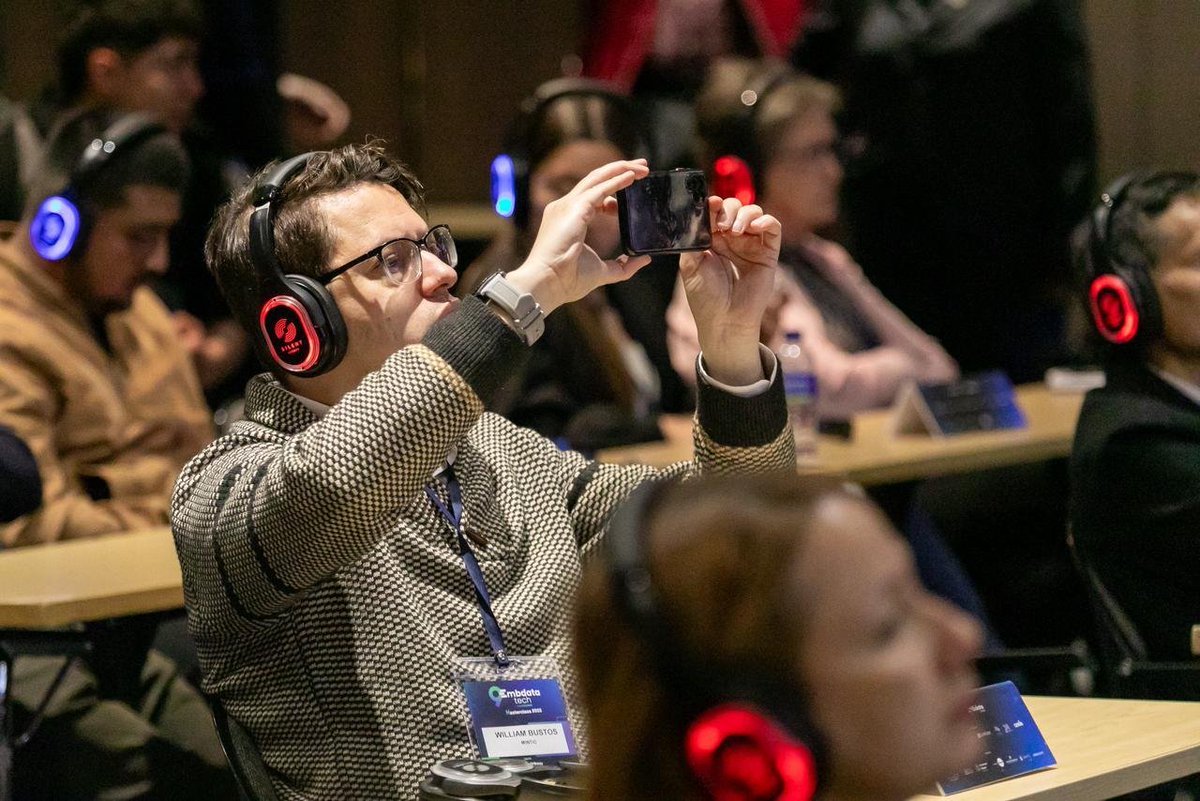 Ministerio_TIC's tweet image. En #Embdata, un espacio donde la tecnología impulsa el conocimiento, nuestro director (e) de Economía Digital (@TalentoDigCol), @wilasanchezm, destacó que formar talento digital es clave para que Colombia innove, cree futuro y consolide su competitividad en el mercado global.