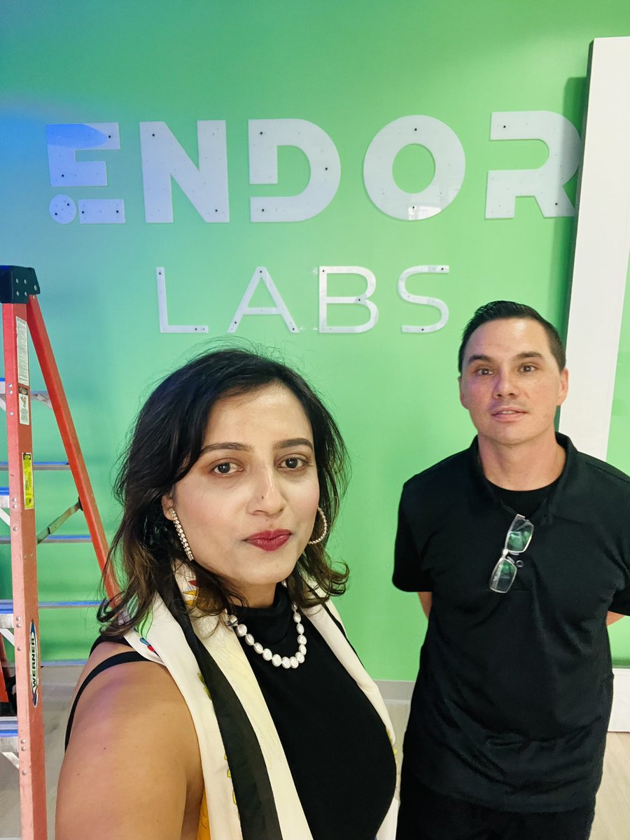 Vidyangi520's tweet image. Happy Veteran’s day! #podcast #appsecurity #siliconvalley #visionaries Meeting Varun Badhwar and geeking out on #StarWars and #cybersecurity at the same time, was an absolute blast—few founders can take you from cloud to AI code wizardry, crack jokes between takes, and still drop…