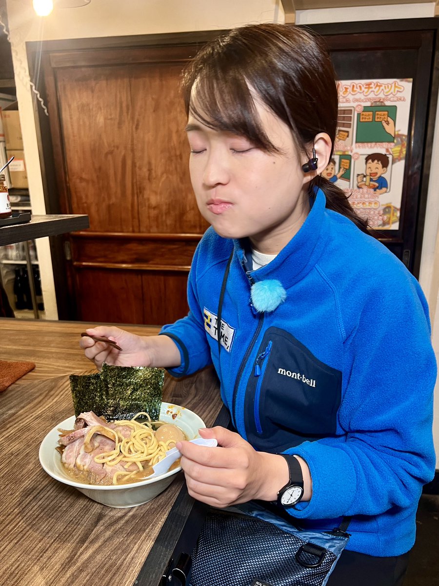早朝グルメ☀️
寒い日はやっぱりラーメン🍜
東京・森下
ラーメン吉田屋へ！24時間営業。
地元で愛されるお店。
特製ラーメン😋
目を奪われるほろほろチャーシュー。絶えず煮込むスープは濃厚かつまろやかな豚骨醤油。中太麺はもっちもち！胡椒と特製ダレで一味違うメンマ。大満足🍜
#thetime_tbs