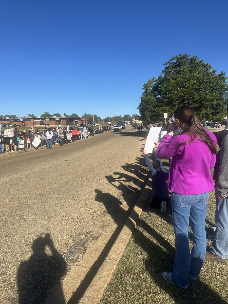 wadestanford's tweet photo. A special morning as the entire @WestwoodISD Family gathered along Panther Blvd. to cheer on the @WestwoodBands as the left for the @uiltexas State Marching Contest!!

Second trip in the last four years!
#WWWay #leadership #SmallDistrictDoingBigDistrictThings #leadlap #CelebratED https://t.co/prC0mrRSbo