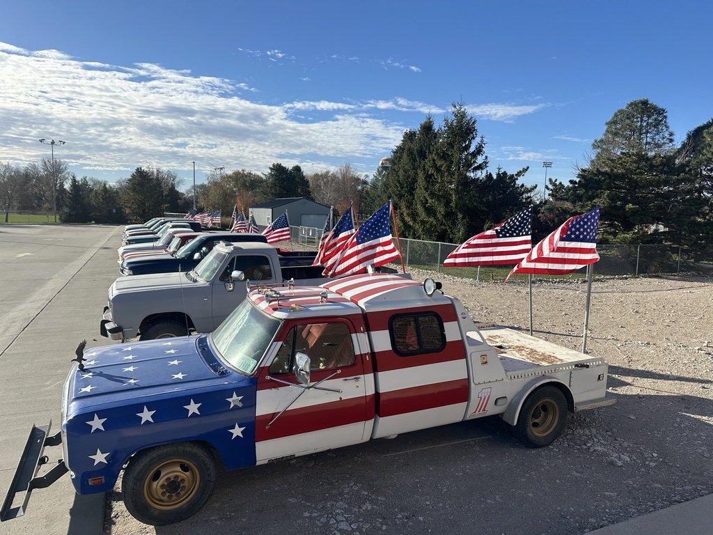 🇺🇸 NBC Honoring Our Veterans 🇺🇸
NBC students filled the parking lot with their pickups proudly displaying flags in tribute to Veterans Day. Thank you to all who have served!
