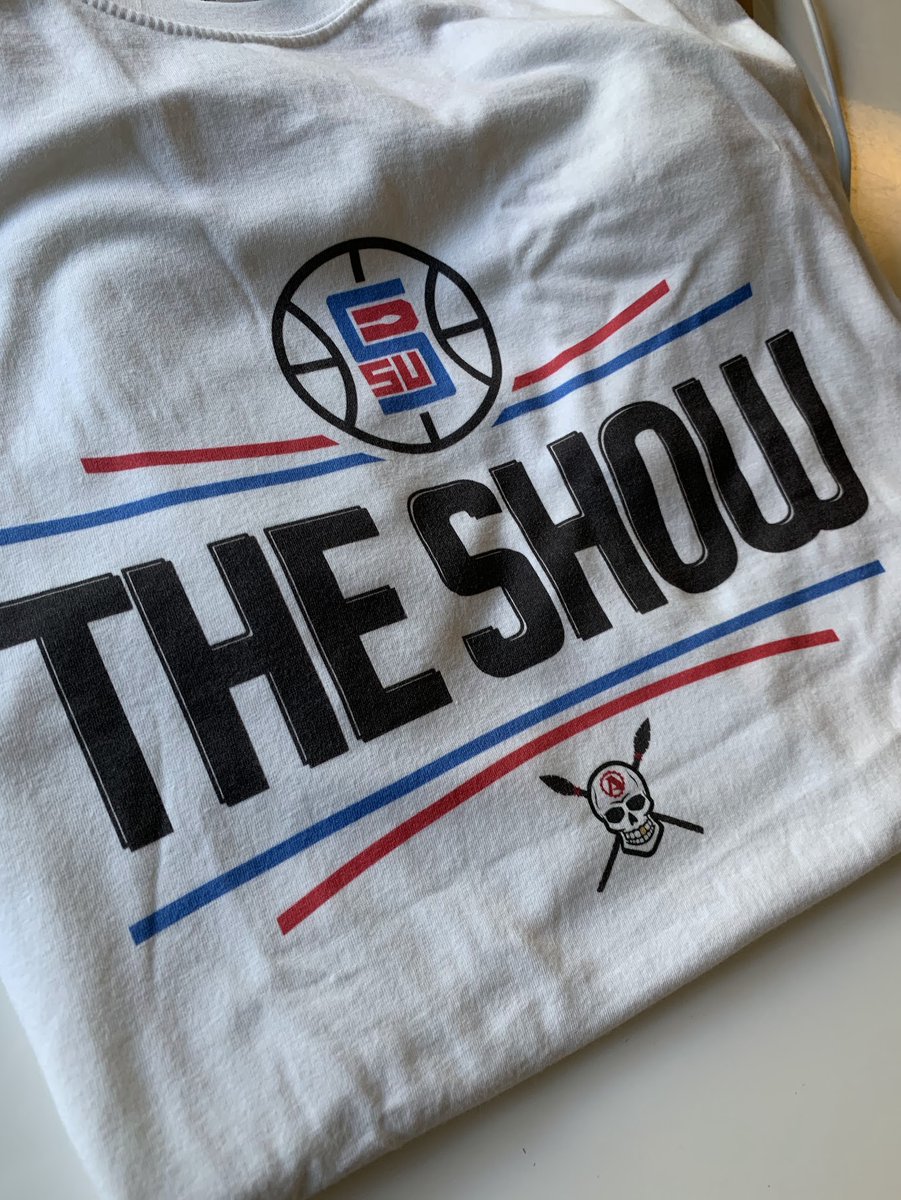 digging through old photos and forgot about this Show shirt i made that was an homage to Kawhi and the Clippers old super wack logo that thank god they ditched