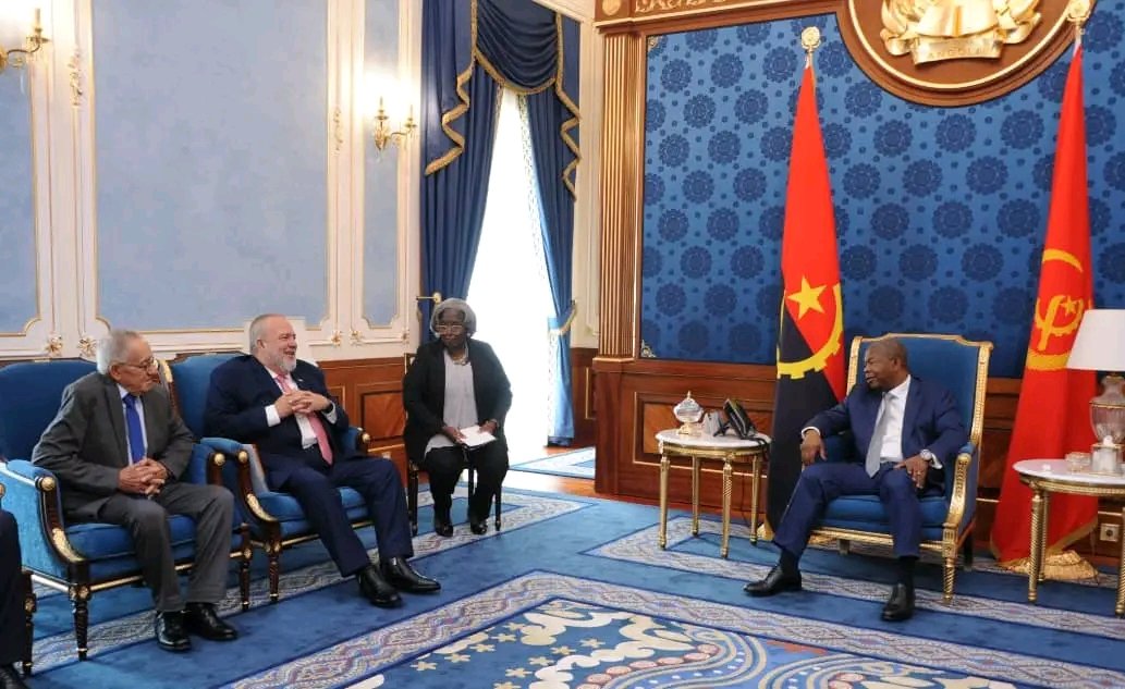 Al Gobierno y pueblo de Angola, nuestra más sincera felicitación en el aniversario 50 de su independencia.

 #Cuba siente como suya la celebración y recuerda con orgullo la lucha compartida entre cubanos y angoleños por la libertad de esa tierra africana.

#CubaViveEnSuHistoria
