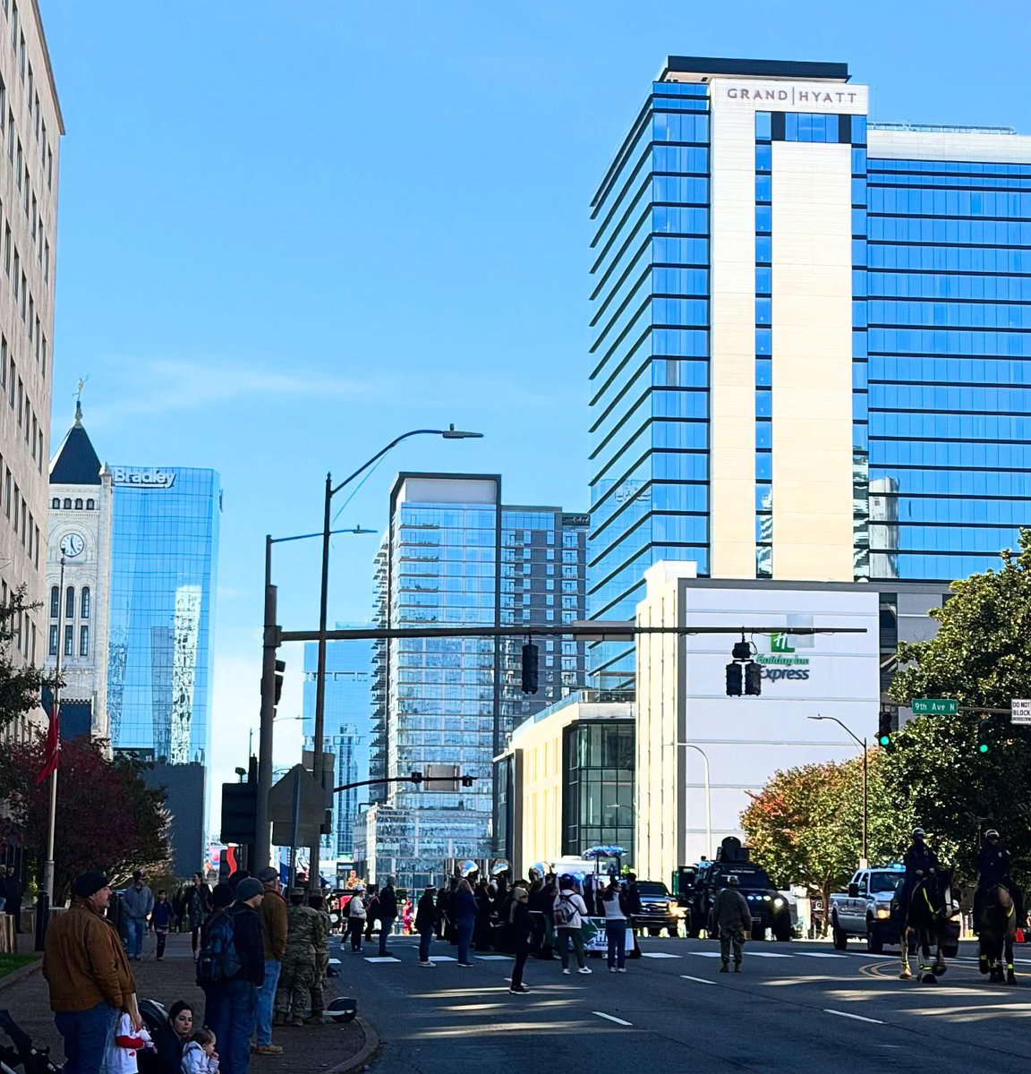 What an inspiring day in #downtownNashville! The #VeteransDay Parade took place on Broadway just steps away from #ONE22ONE, and it was an incredible tribute to the men and women who have served our country. Thank you to all veterans for your courage and sacrifice. 🇺🇸
#gbtrealty